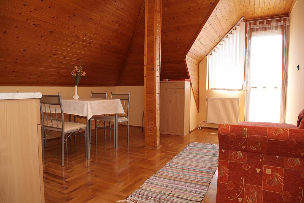 Andrea Apartmanhaz *